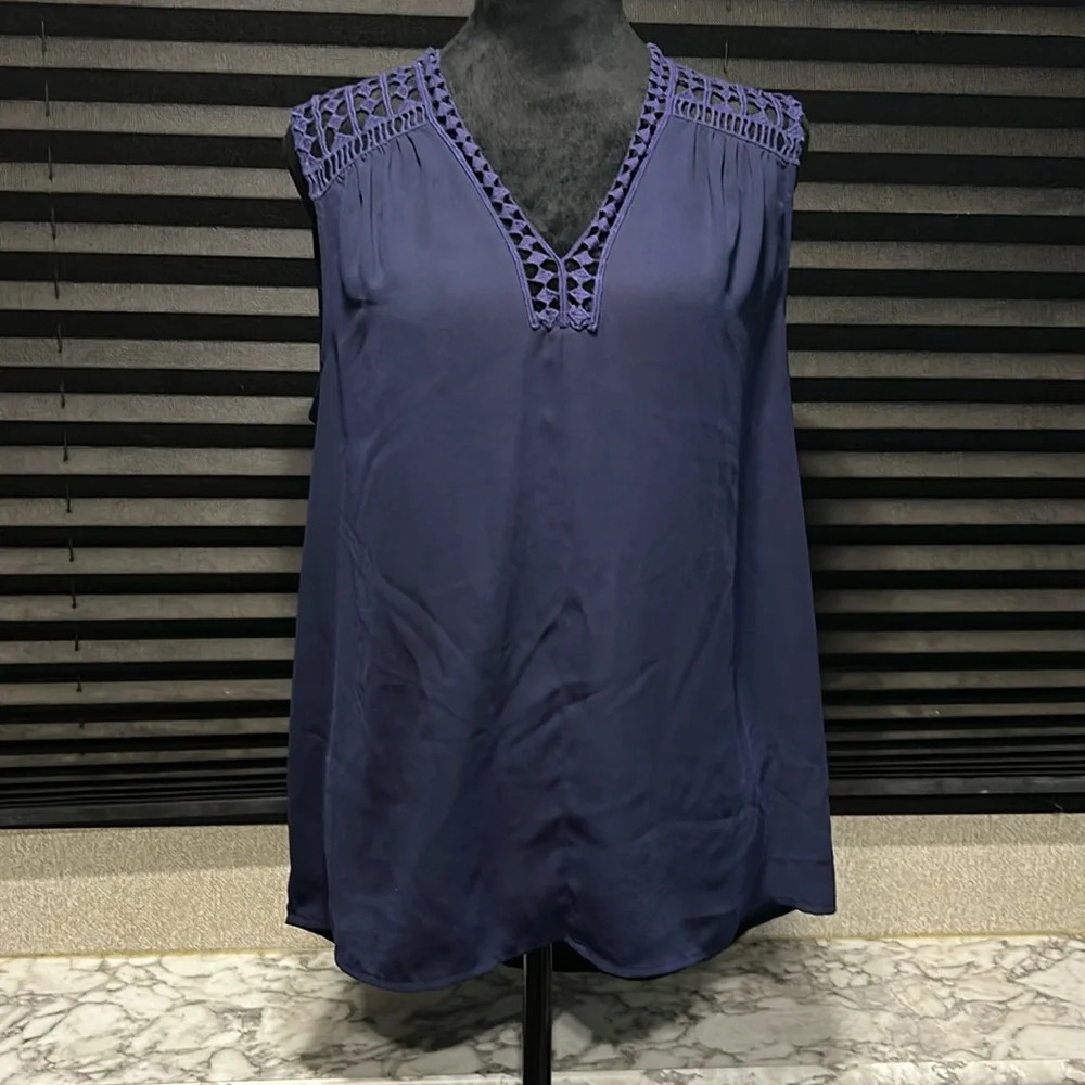 Vince Camuto Women’s Navy Blue Crocheted Shoulder‎ V-Neck Sleeveless Top Medium